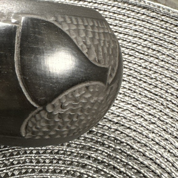 Native American Santa Clara Pottery Vase Black On Black Elephant Silhouette - Picture 3 of 16